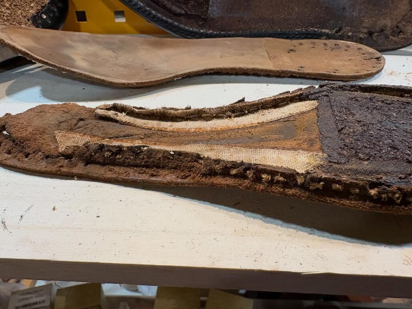 古いアメリカ靴はこの作りが多いですねー