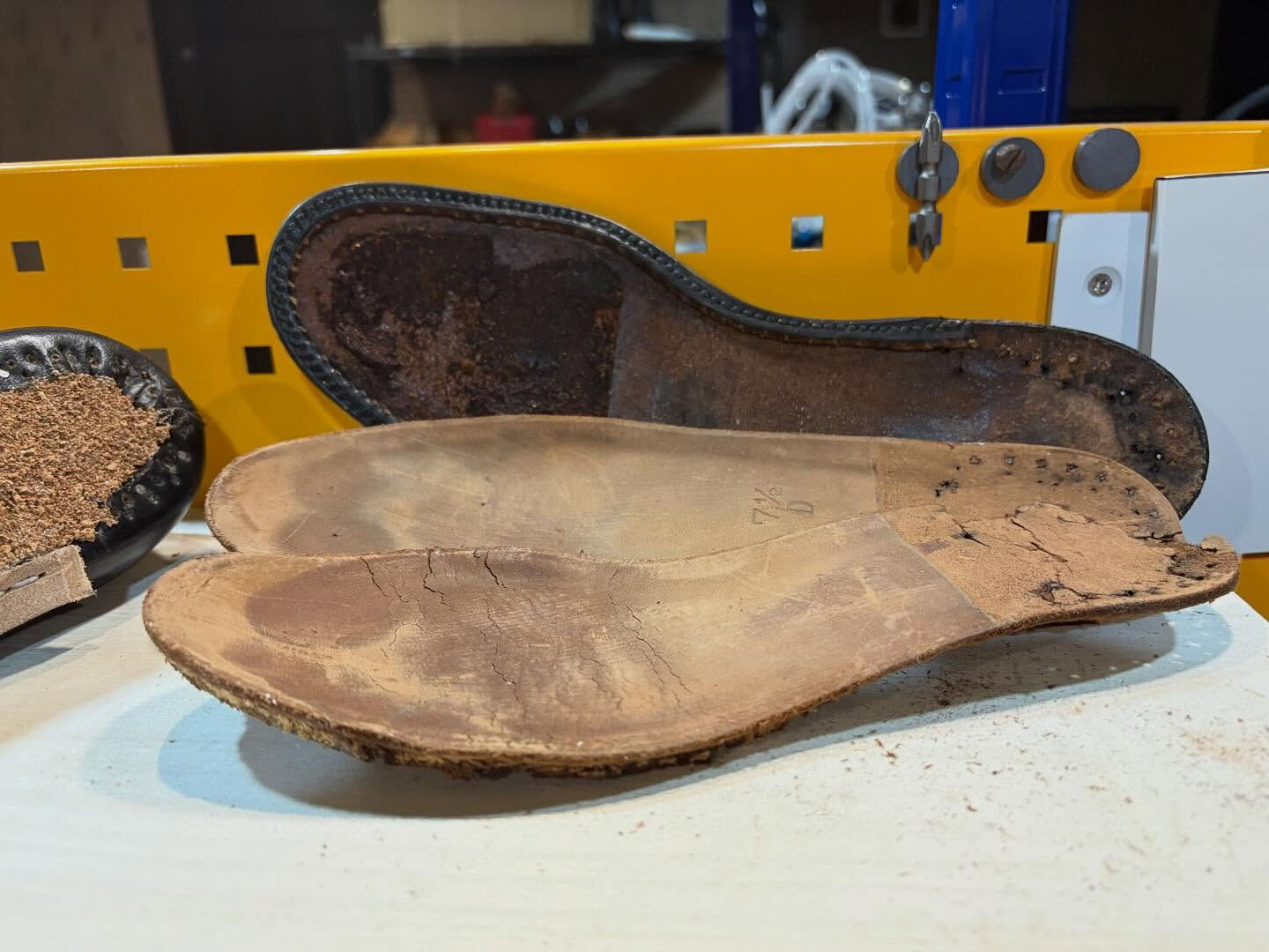 古いアメリカ靴はこの作りが多いですねー