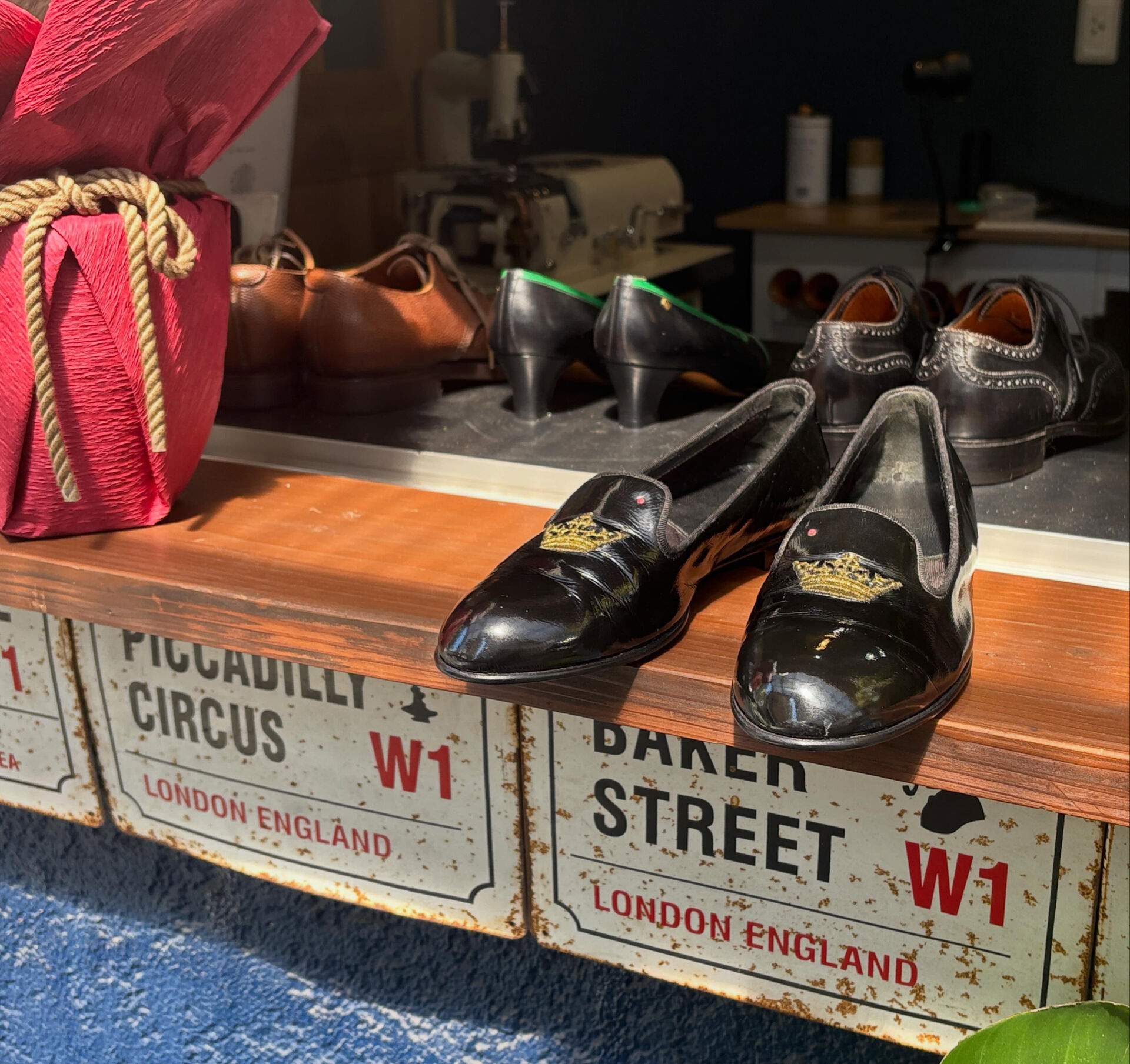 【レザーオールソール】Church's patent pumps【マッケイ製法】