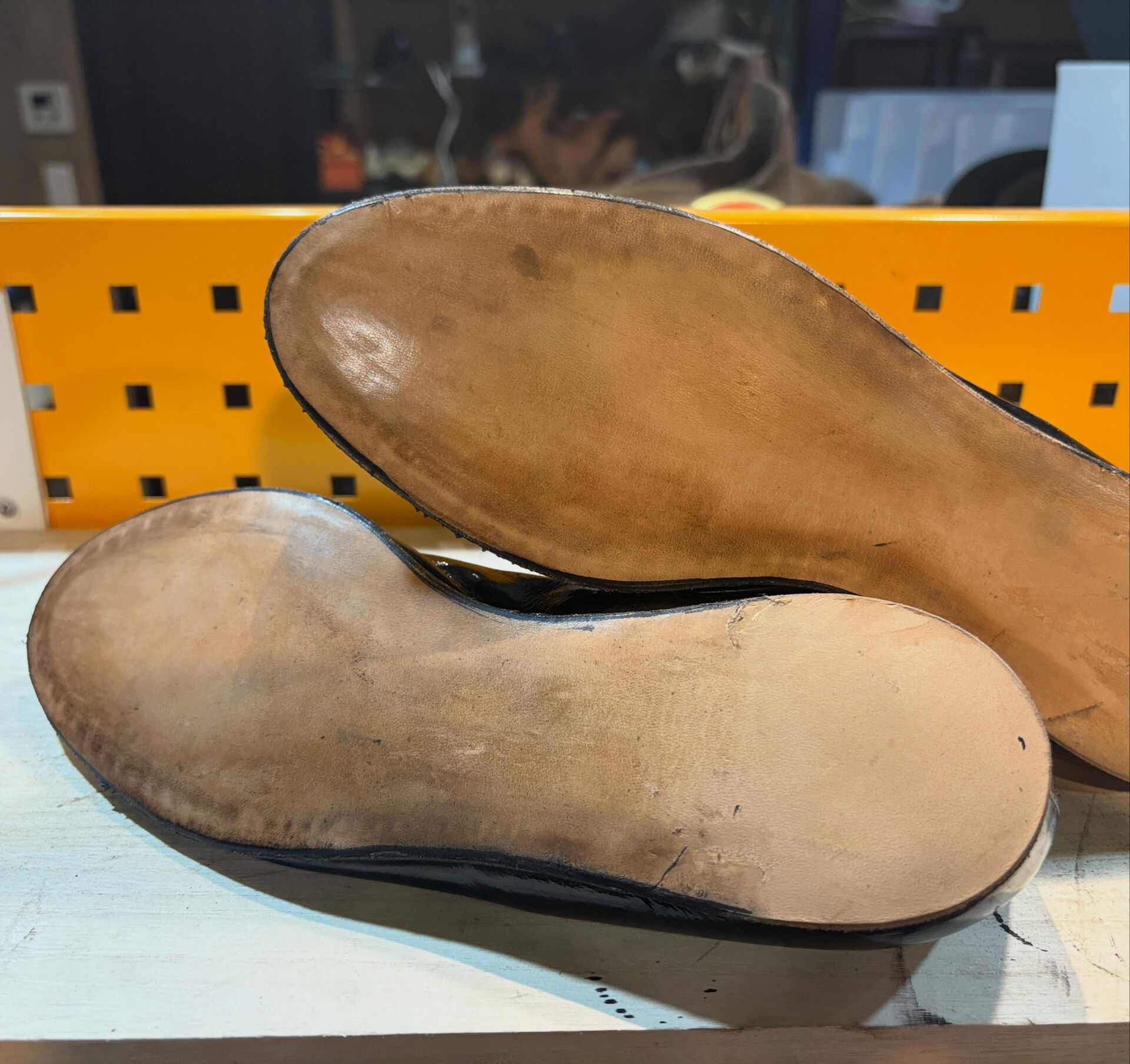 【レザーオールソール】Church's patent pumps【マッケイ製法】