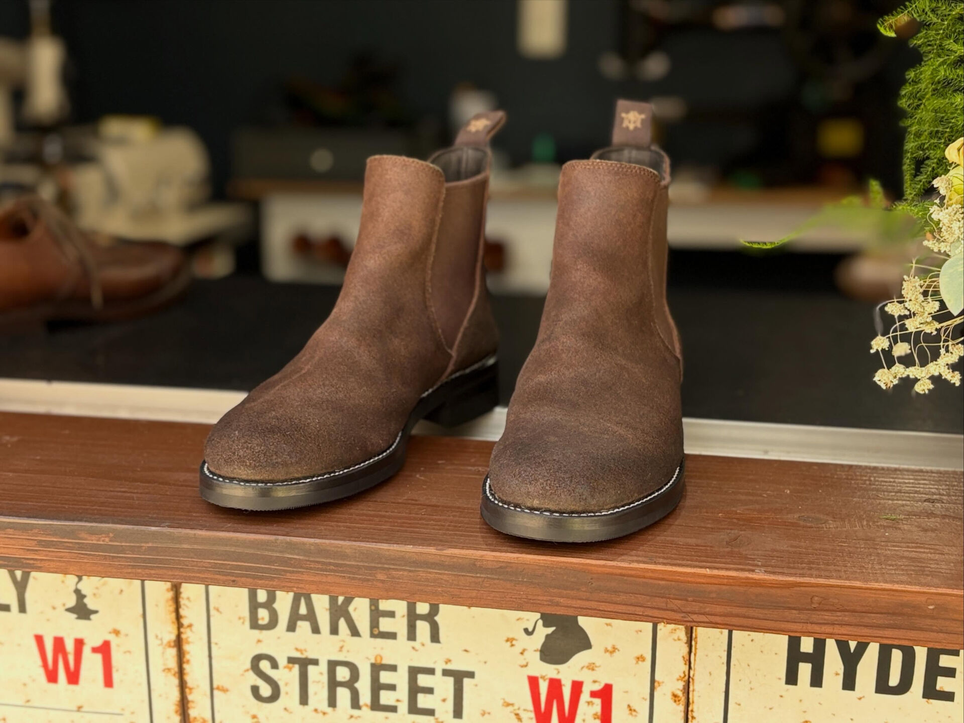 Suede Chelsea boots sole repla