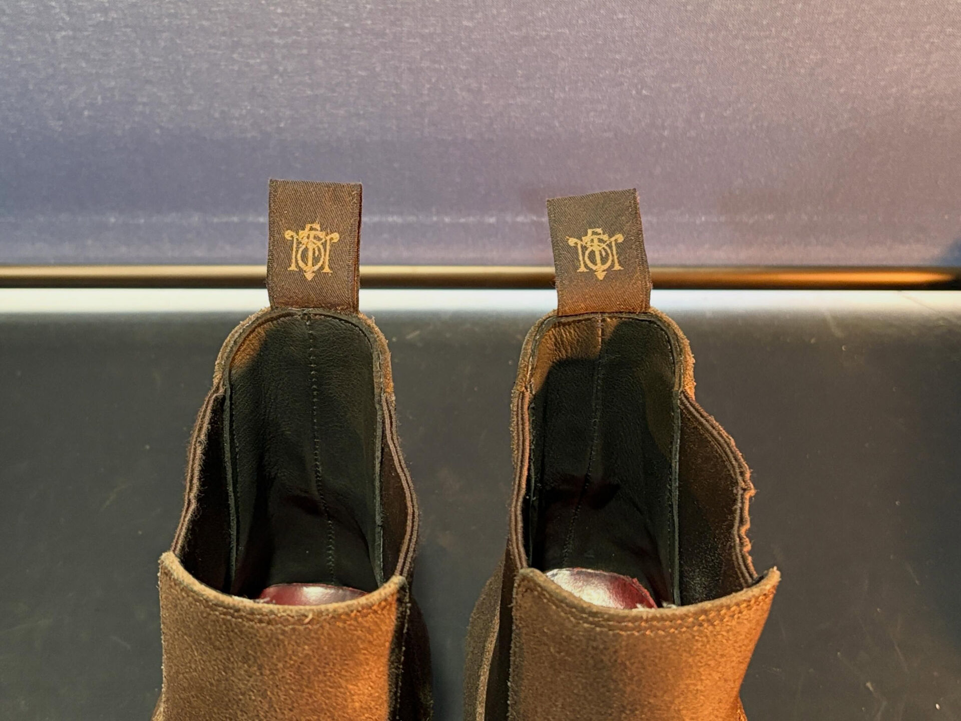 Suede Chelsea boots sole repla