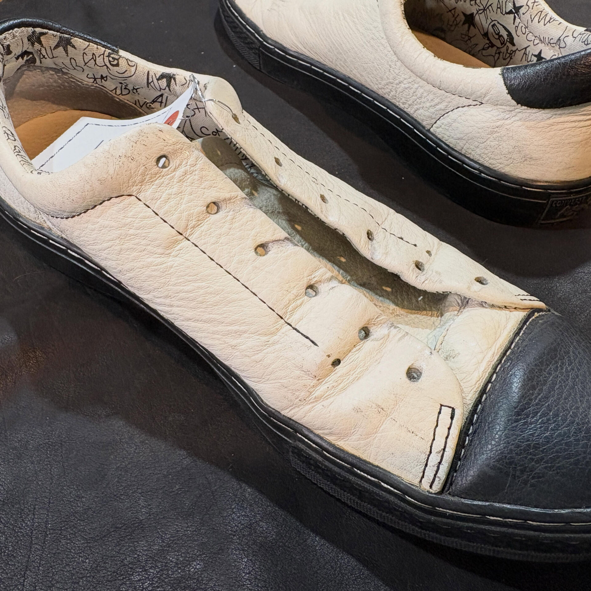 AVANT CONVERSE  Cleaning