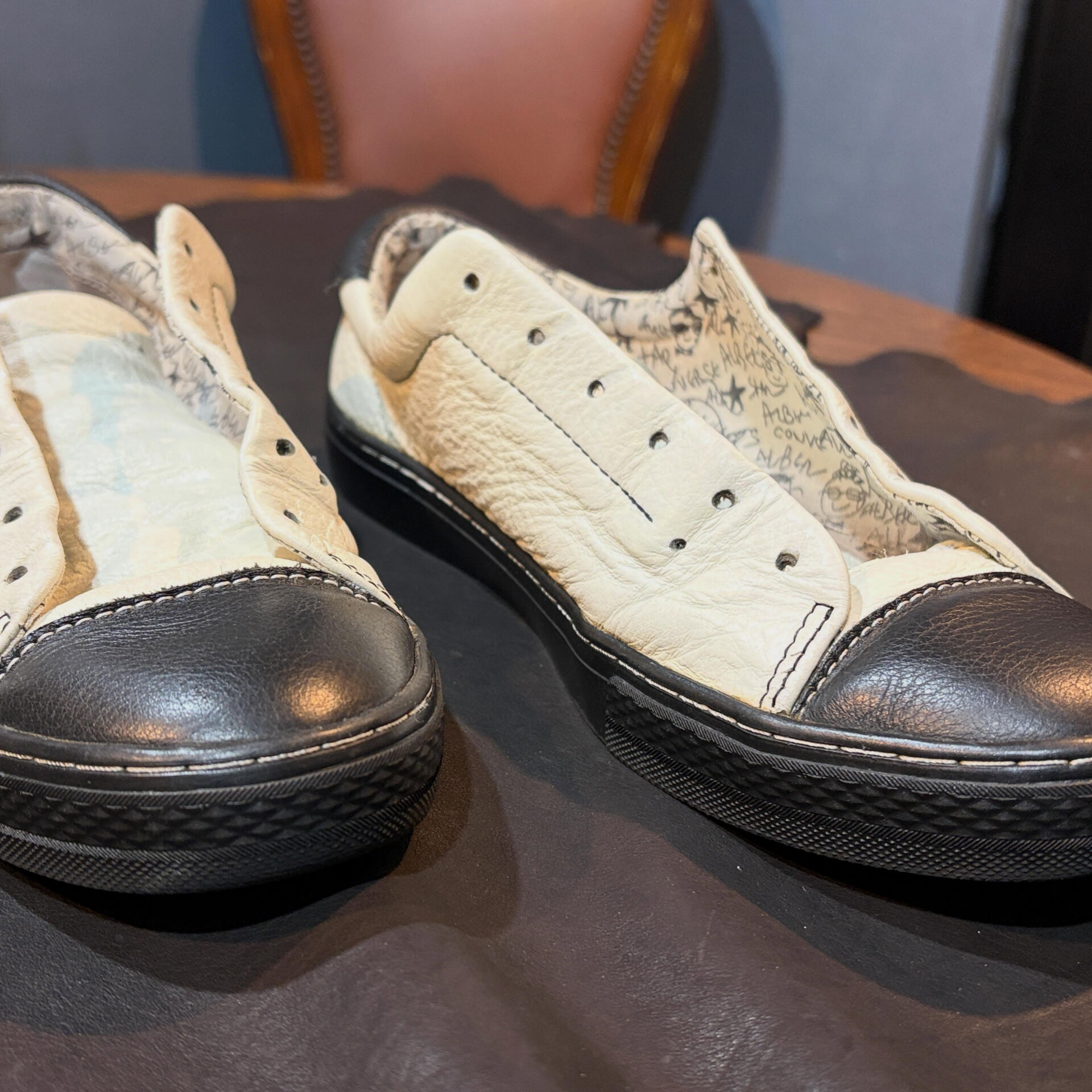 AVANT CONVERSE  Cleaning