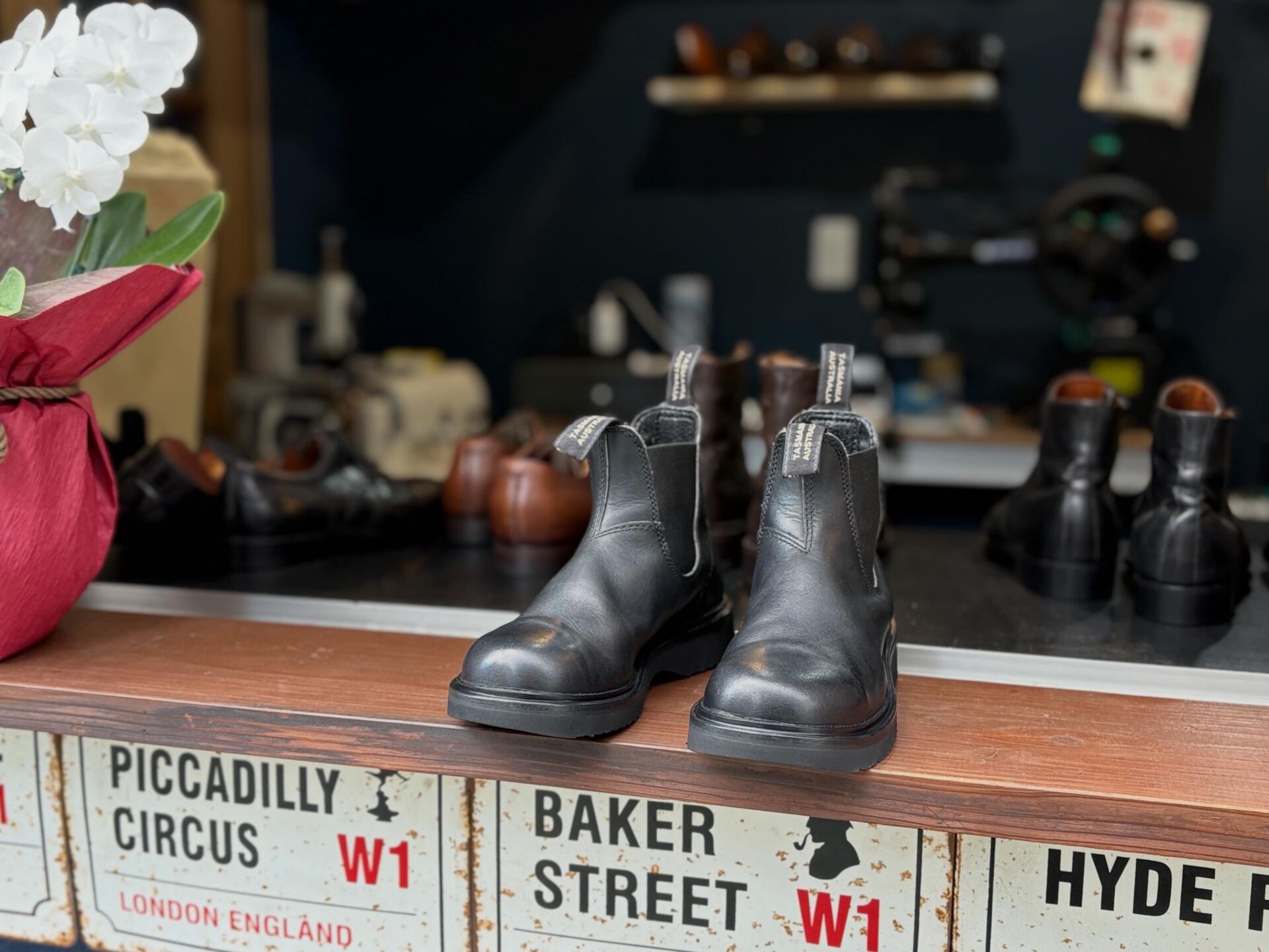 【Blundstone（ブランドストーン）】メーカーが断る「加水分解」を救う！お気に入りのブーツをVibramソールで一生モノに変える復活劇