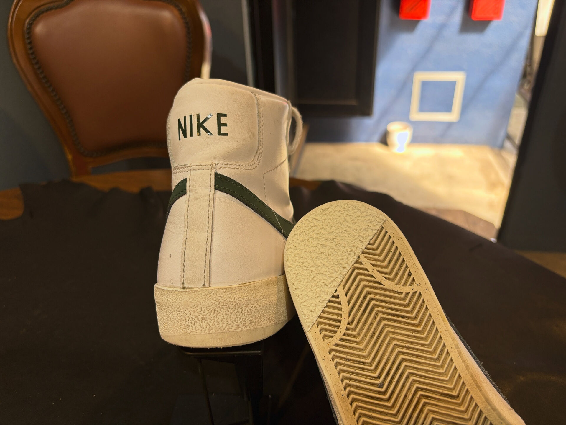 NIKE Blazer Mid  Torn Leather 